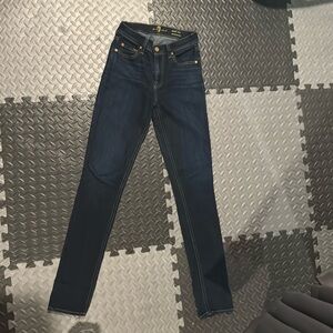 7 For All Mankind - Mid Rise Roxanne Jeans - size 25 - great quality denim